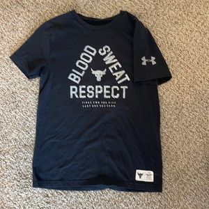 Boys Under Armour t-shirt sz M